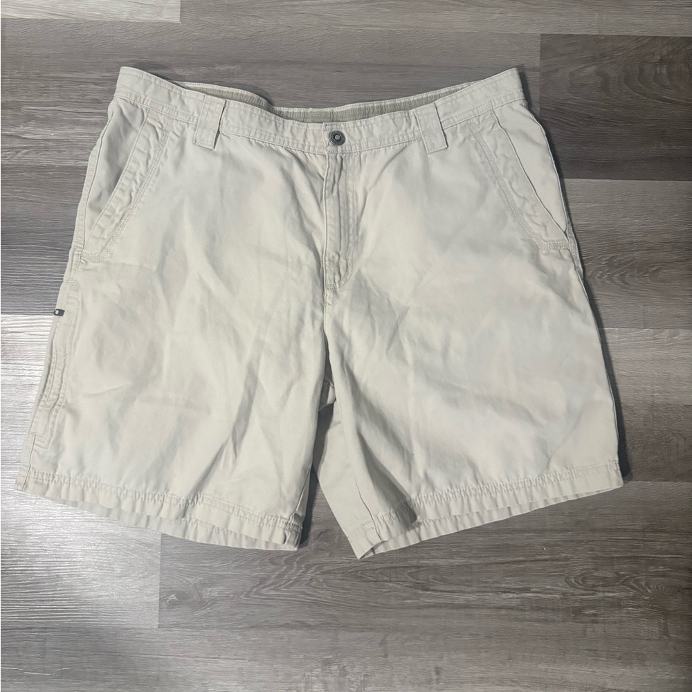 Men's Columbia Casual Tan Cargo Shorts